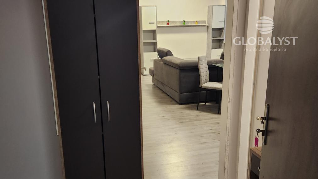 Kompletne zariadený apartmán 32 m2 na Juhu