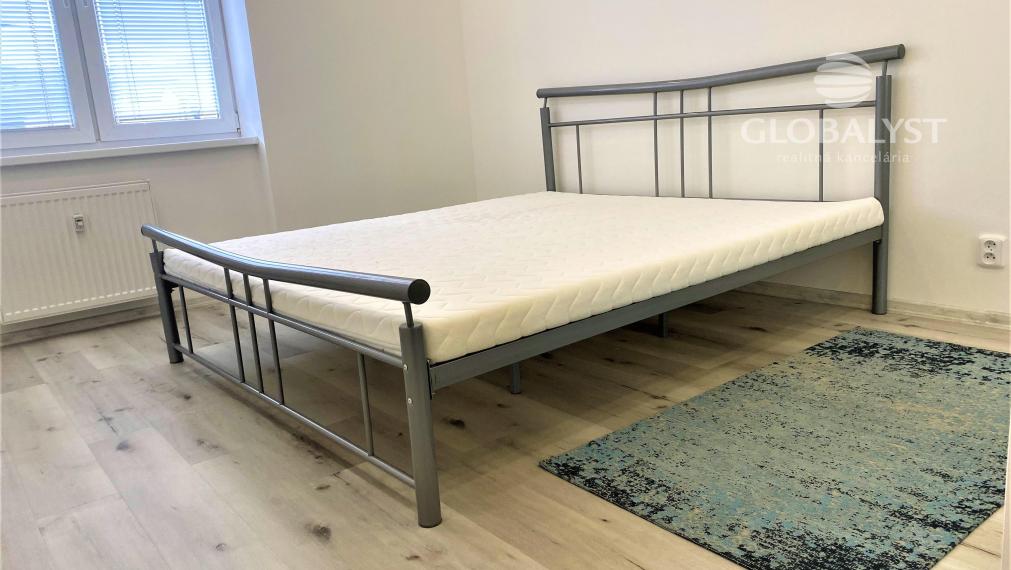 Priestranný, rekonštruovaný 3 izbový byt v centre mesta na Tatranskej