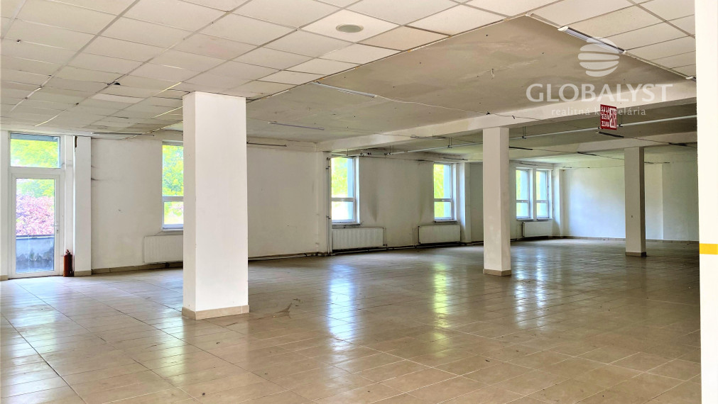 Obchodné priestory - 735 m2 - v nákupnom centre na Jazere