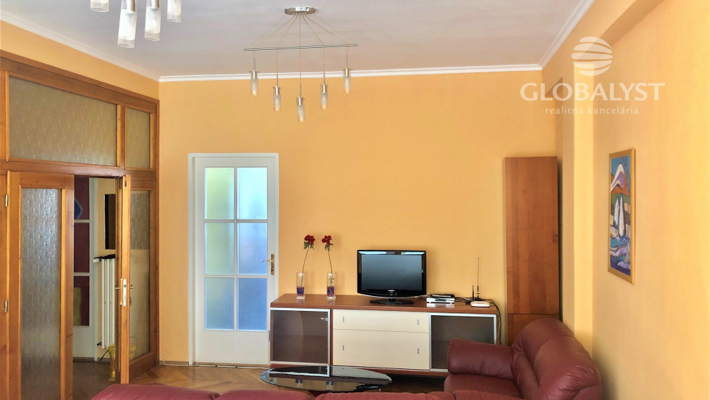 Unikátny 3 izbový byt s výmerou 75 m2 v centre mesta