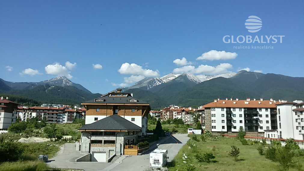 Exkluzívny panoramatický 2 izbový byt s výmerou 75 m2 - v Bansku ( Bulharsko )