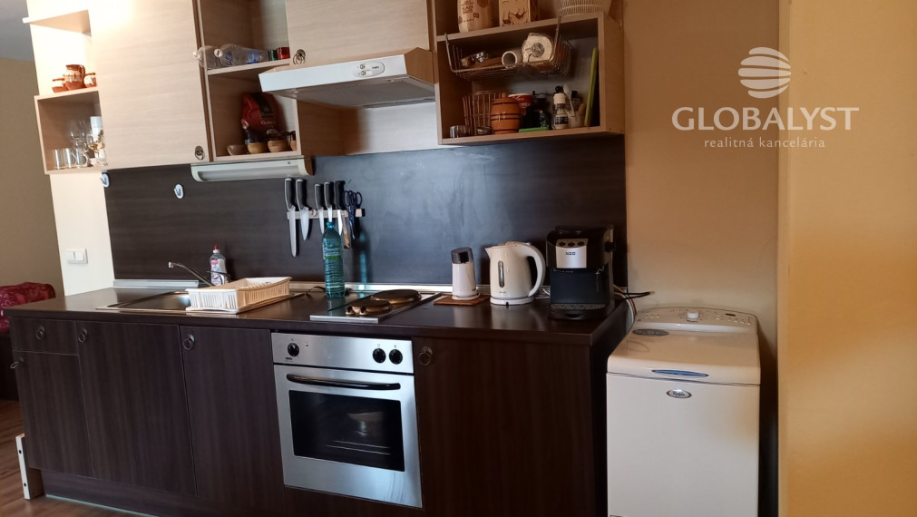 Exkluzívny panoramatický 2 izbový byt s výmerou 75 m2 - v Bansku ( Bulharsko )