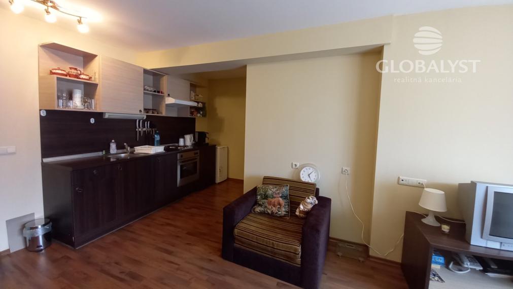 Exkluzívny panoramatický 2 izbový byt s výmerou 75 m2 - v Bansku ( Bulharsko )