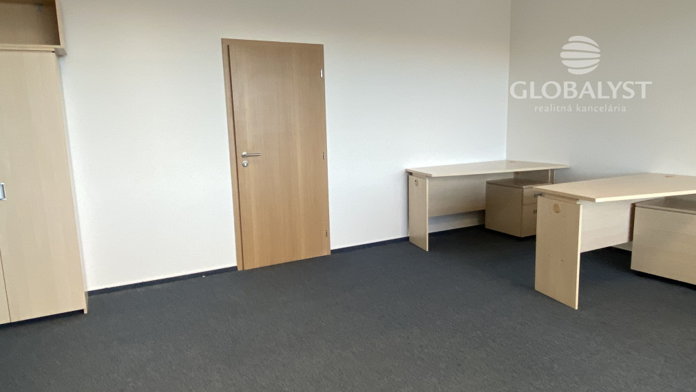 Priestranná kancelária - 35 m2 - v centre mesta