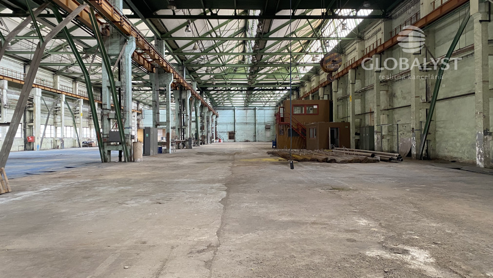 Výrobné a skladovacie priestory - 4000 m2