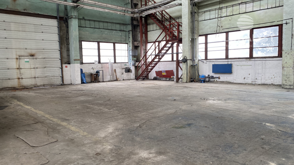 Výrobné a skladovacie priestory - 4000 m2