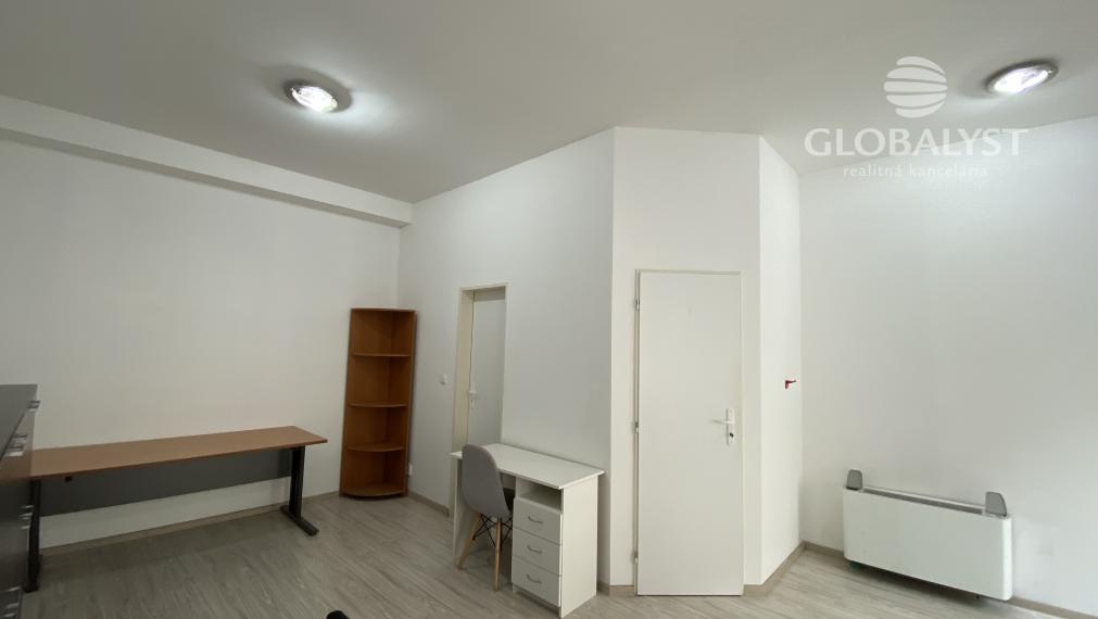 Štýlová obchodná prevádzka - 26 m2 - v centre mesta