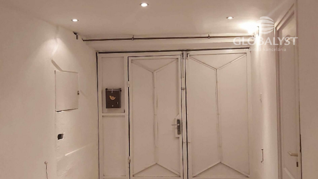 Výrazná zľava !!! Atraktívny rodinný dom s 5 bytovými jednotkami v Sátoralujhély