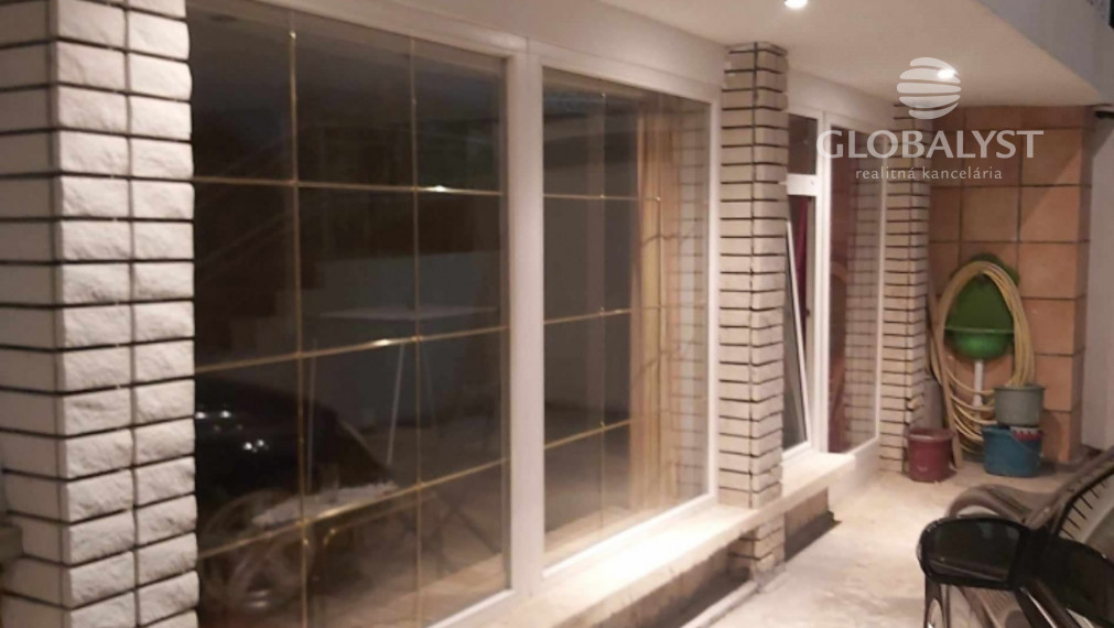 Výrazná zľava !!! Atraktívny rodinný dom s 5 bytovými jednotkami v Sátoralujhély