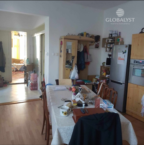 Výrazná zľava !!! Atraktívny rodinný dom s 5 bytovými jednotkami v Sátoralujhély