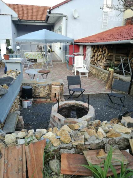 Výrazná zľava !!! Atraktívny rodinný dom s 5 bytovými jednotkami v Sátoralujhély