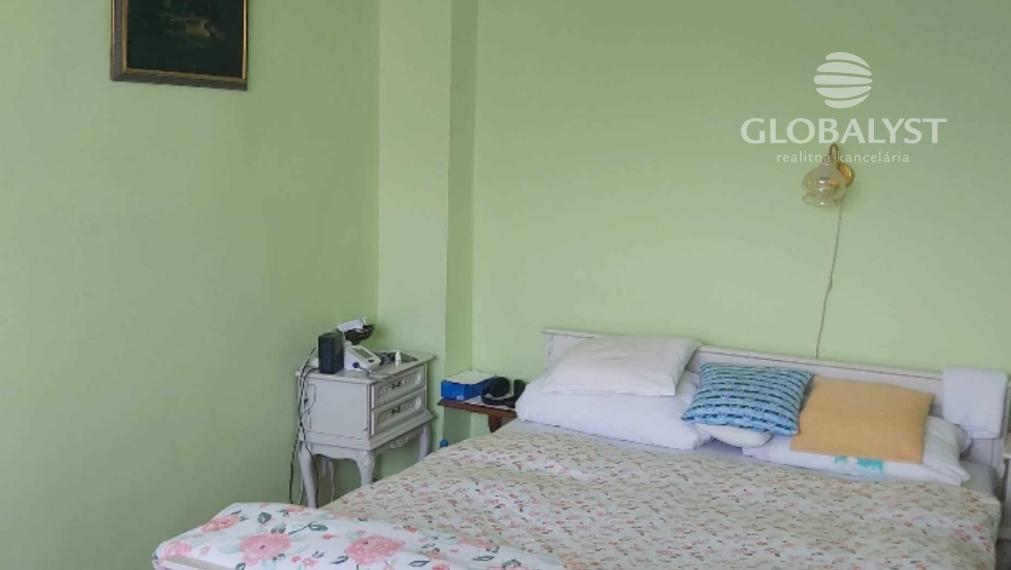 Výrazná zľava !!! Atraktívny rodinný dom s 5 bytovými jednotkami v Sátoralujhély