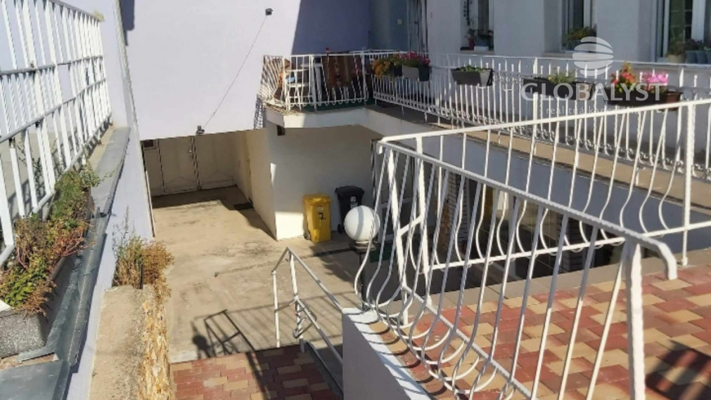 Výrazná zľava !!! Atraktívny rodinný dom s 5 bytovými jednotkami v Sátoralujhély