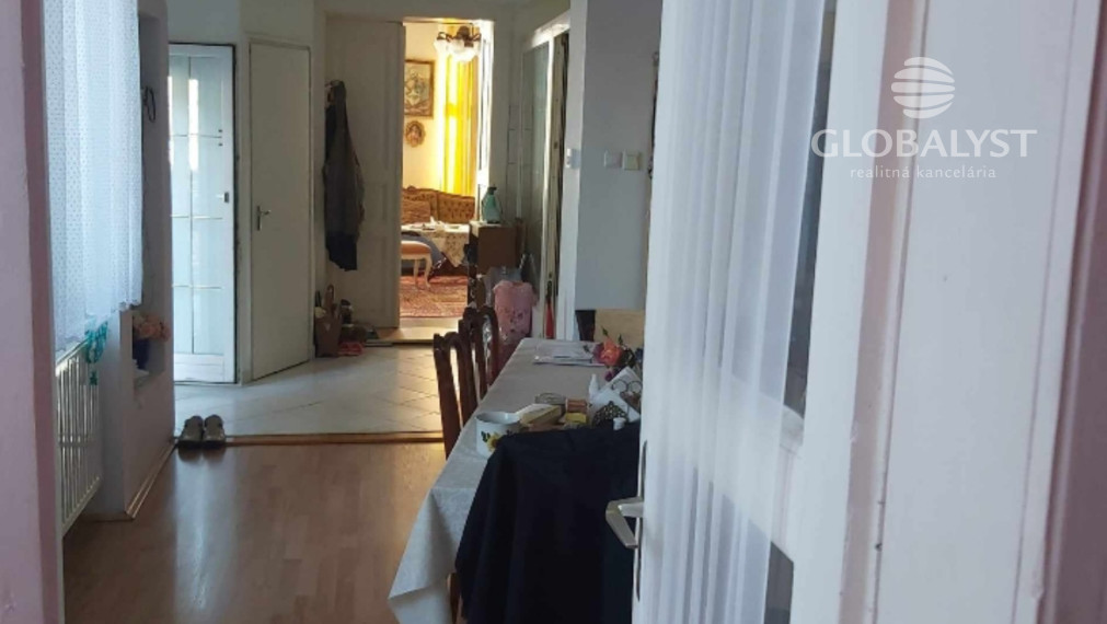 Výrazná zľava !!! Atraktívny rodinný dom s 5 bytovými jednotkami v Sátoralujhély