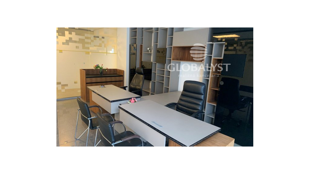 Kancelárske priestory v centre mesta 105 m2 +  58 m2 zasadačka + terasa