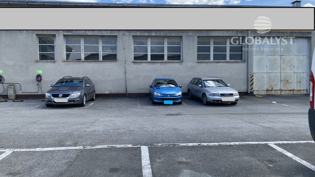Skladovacie priestory - 385 m2  - v podnikateľskom areáli.