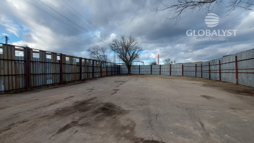 Pozemok na prenájom - 705 m2 - na skladovanie - v južnej časti mesta