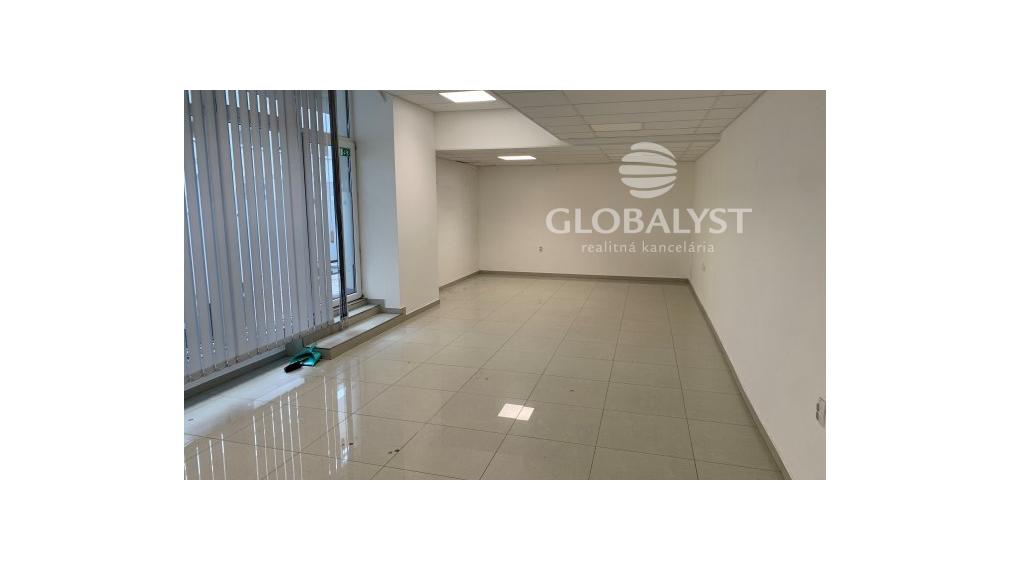 Kancelárske priestory v centre mesta 105 m2 +  58 m2 zasadačka + terasa