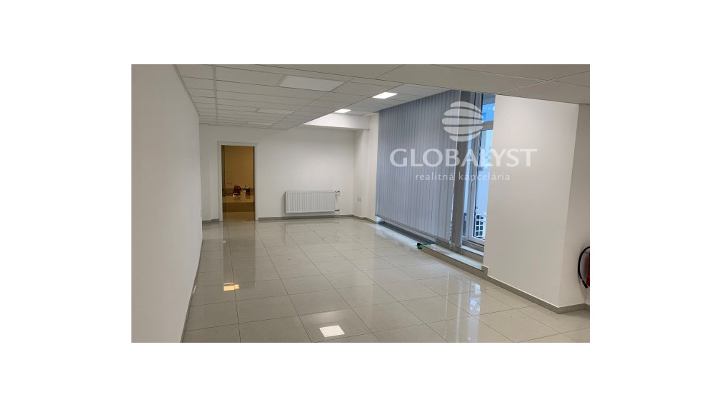 Kancelárske priestory v centre mesta 105 m2 +  58 m2 zasadačka + terasa