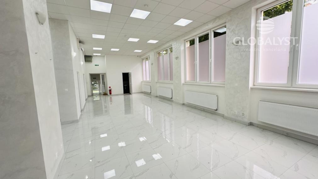 Prestížne obchodné priestory 160 a 200 m2 - v centre Prešova