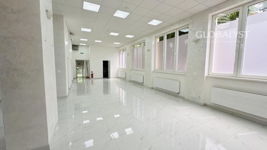 Prestížne obchodné priestory 160 a 200 m2 - v centre Prešova