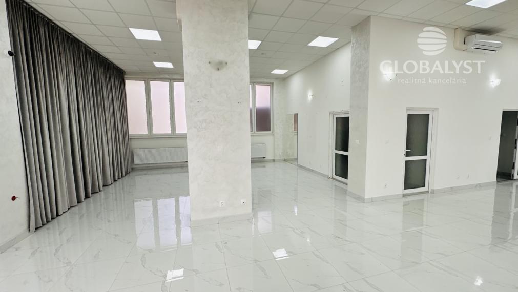 Prestížne obchodné priestory 160 a 200 m2 - v centre Prešova