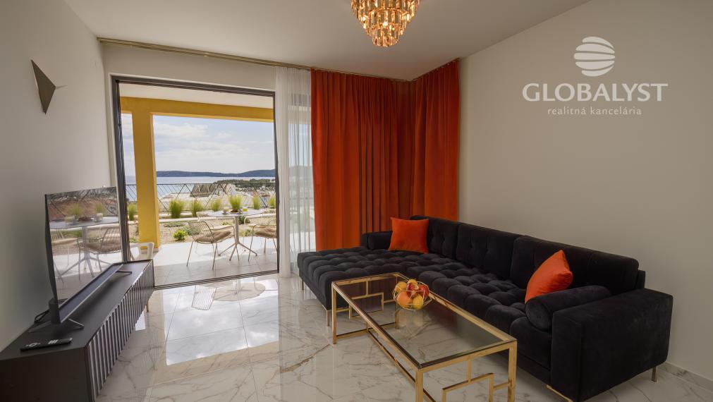 Apartmán - 2 izby - v luxusnej vile Mediterana na polostrove Solaris