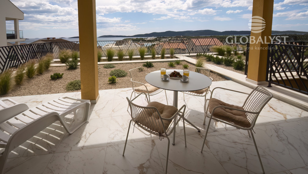 Apartmán - 2 izby - v luxusnej vile Mediterana na polostrove Solaris