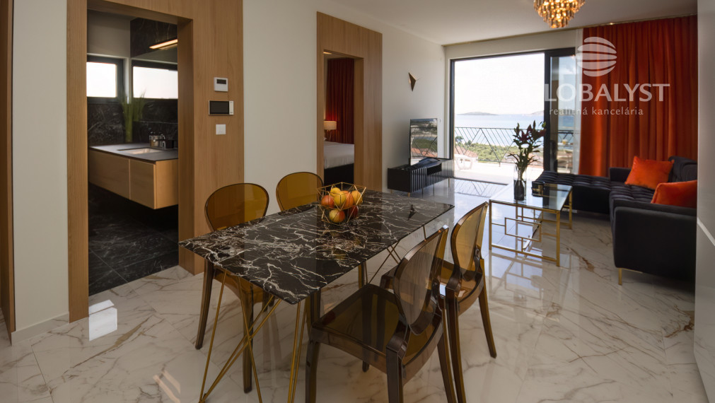 Apartmán - 2 izby - v luxusnej vile Mediterana na polostrove Solaris