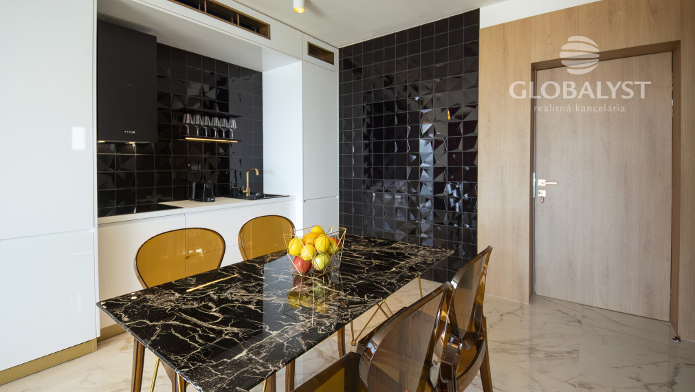 Apartmán - 2 izby - v luxusnej vile Mediterana na polostrove Solaris