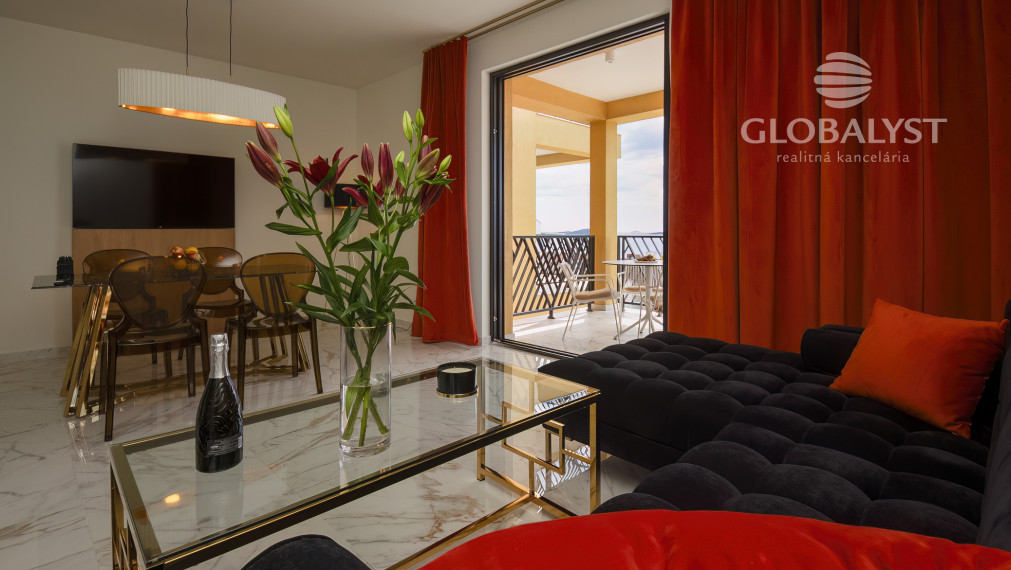 Apartmán - 3 izby - v luxusnej vile Mediterana na polostrove Solaris