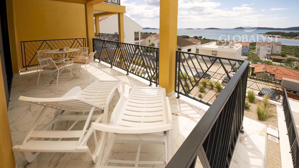 Apartmán - 3 izby - v luxusnej vile Mediterana na polostrove Solaris