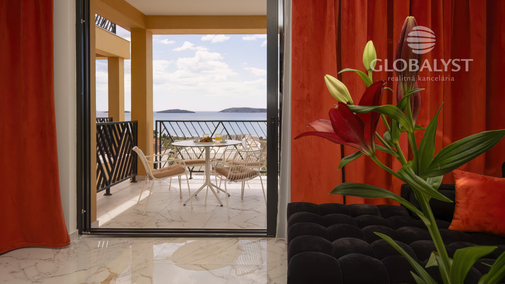 Apartmán - 3 izby - v luxusnej vile Mediterana na polostrove Solaris