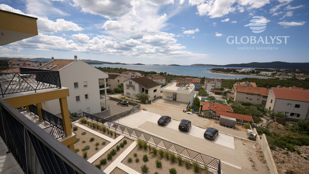 Apartmán - 3 izby - v luxusnej vile Mediterana na polostrove Solaris