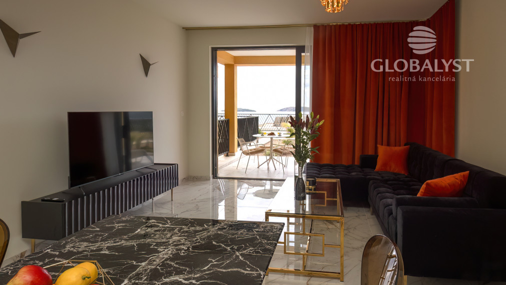 Apartmán - 3 izby - v luxusnej vile Mediterana na polostrove Solaris