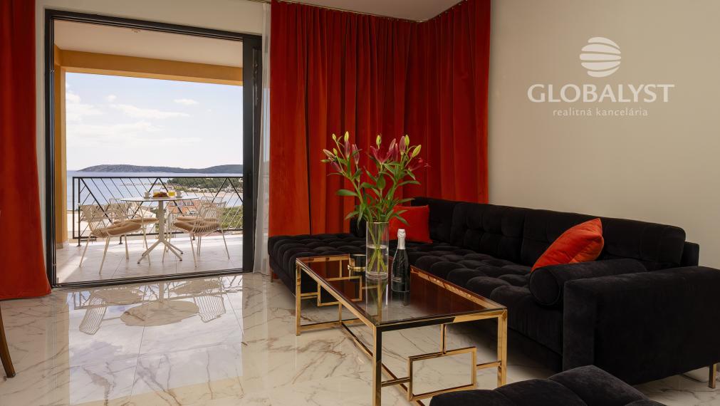 Apartmán - 3 izby - v luxusnej vile Mediterana na polostrove Solaris