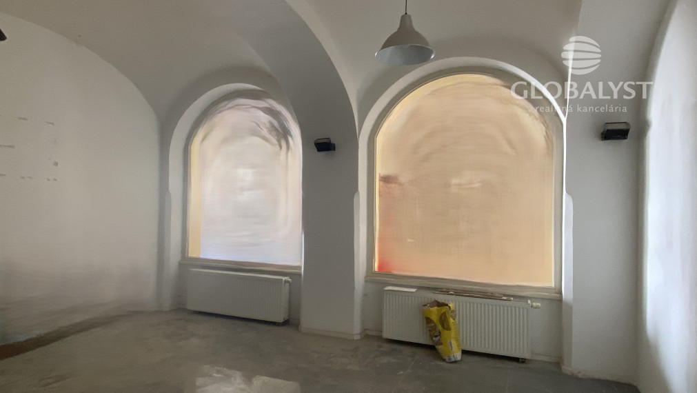 Atraktívne obchodné priestory 100 m2 na Hlavnej ulici