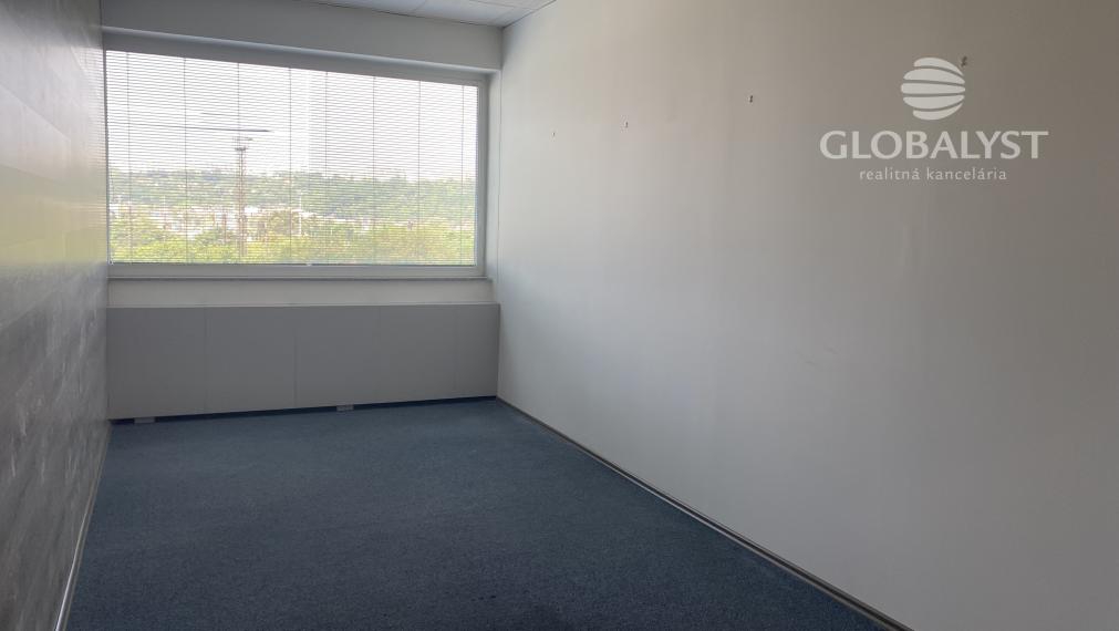Kompaktná kancelária - 18 m2 v centre mesta - pri Auparku