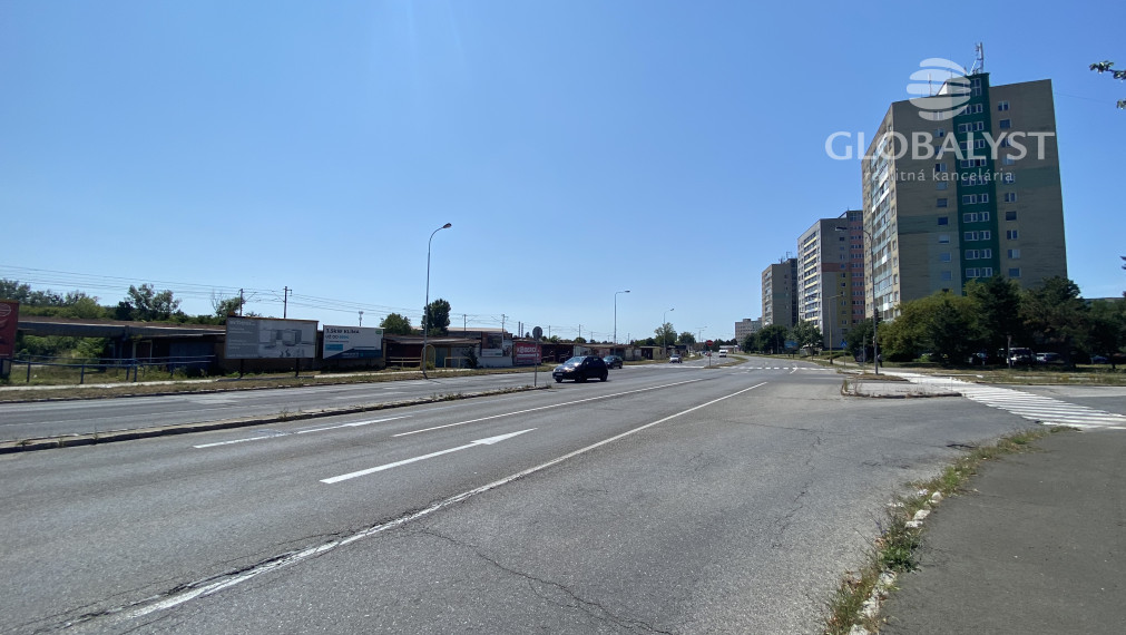 Priestranná garáž - 23 m2, v centre mesta - na Jantárovej