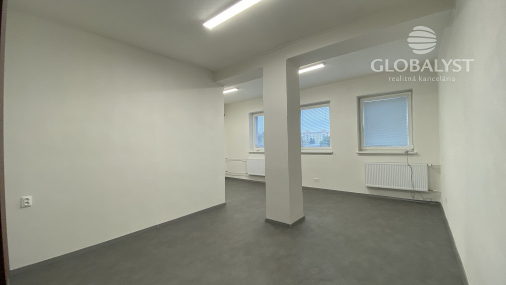 Priestranná kancelária 34 m2 v  BC na Severe