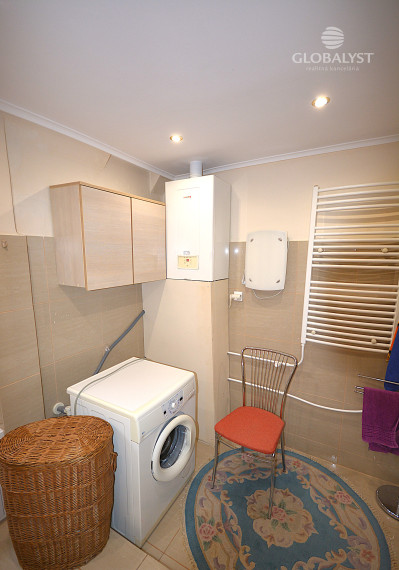 Polyfunkčná budova s výhodnou polohou - len 1 km od centra mesta