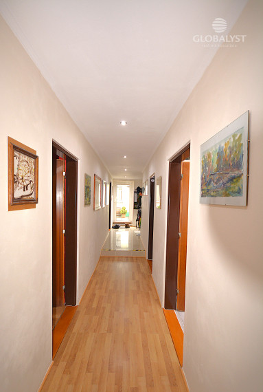 Polyfunkčná budova s výhodnou polohou - len 1 km od centra mesta