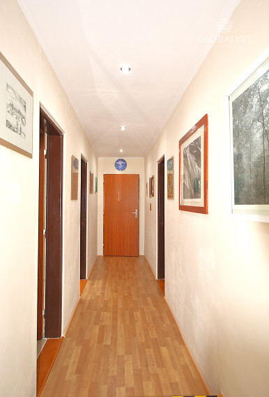 Polyfunkčná budova s výhodnou polohou - len 1 km od centra mesta