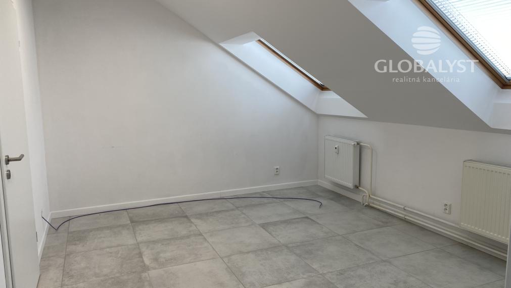 Kancelárske priestory 33 m2 na Hlavnej ulici