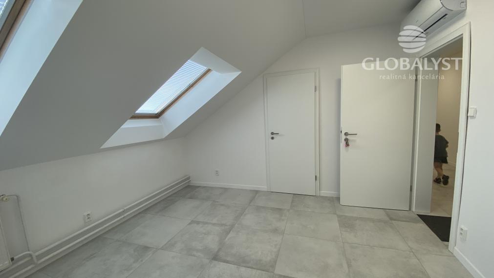 Kancelárske priestory 33 m2 na Hlavnej ulici