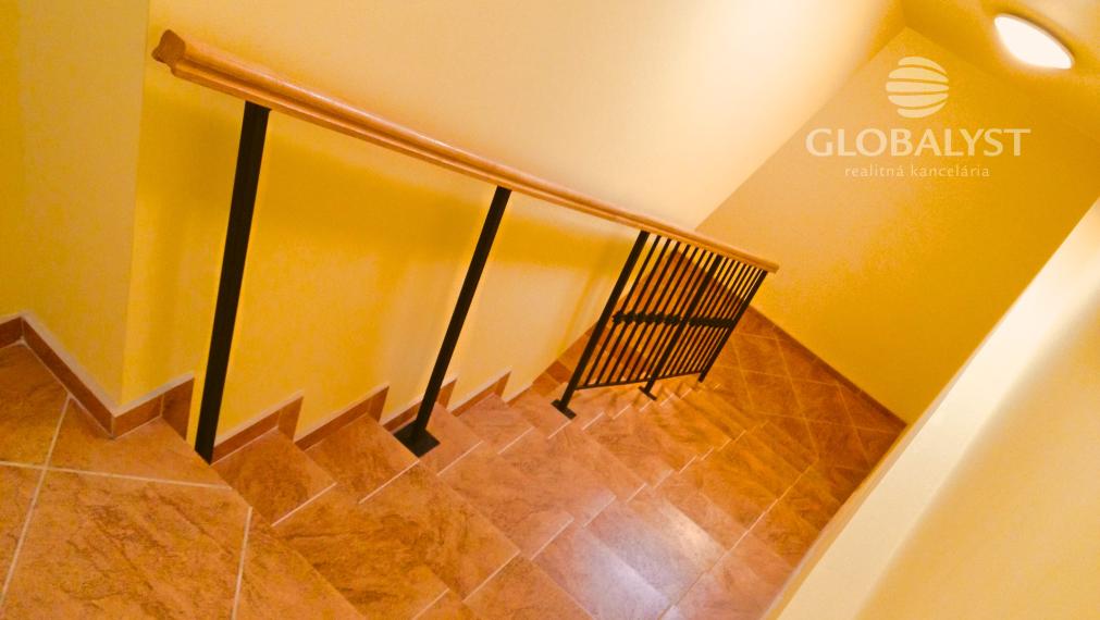 Kancelárske priestory - 21 m2, v centre mesta - Moyzesova