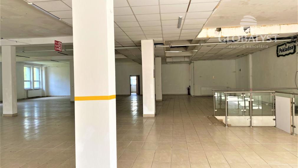 Obchodné priestory - 735 m2 - v nákupnom centre na Jazere