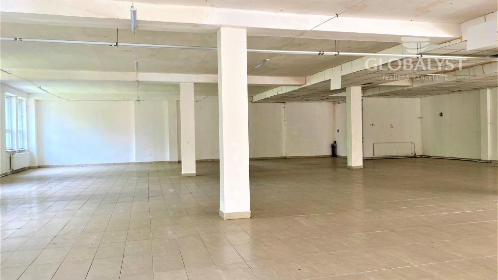 Obchodné priestory - 735 m2 - v nákupnom centre na Jazere