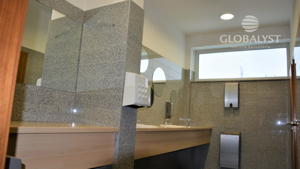 Priestranná kancelária - 35 m2 - v centre mesta