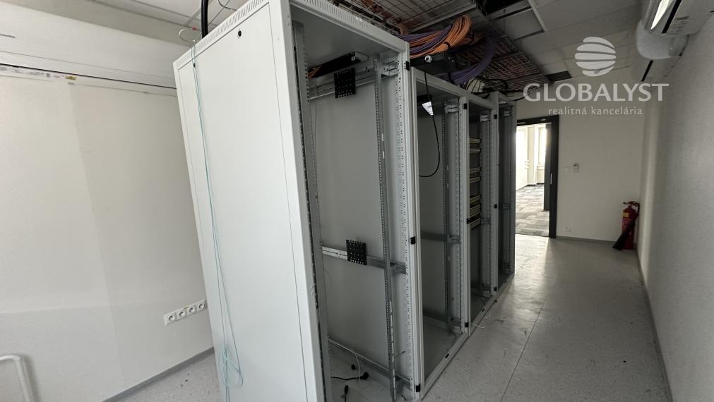 Moderné kancelárske priestory - 660 m2 - na Juhu